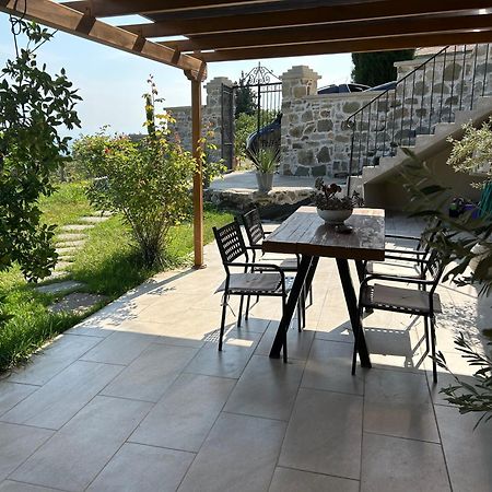 Εn Kanaliois Kanália Εξωτερικό φωτογραφία